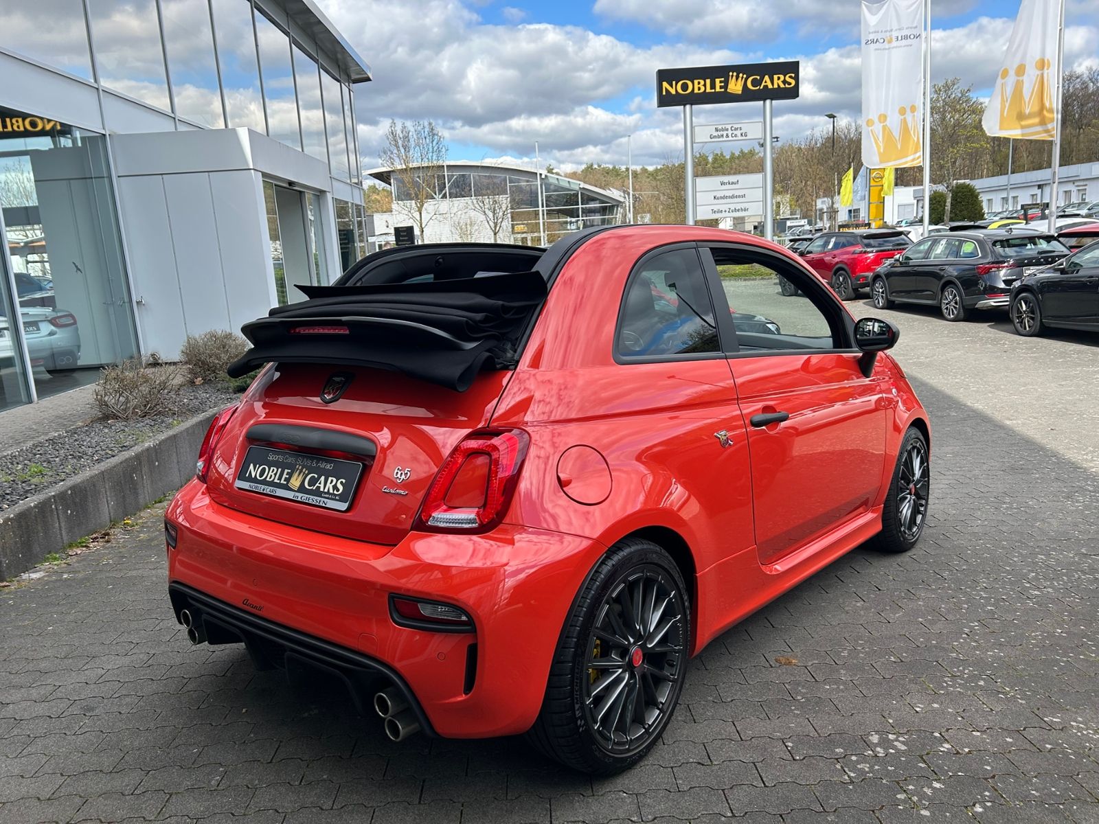 Fahrzeugabbildung Abarth 695C Turismo BEATS NAVI XENON