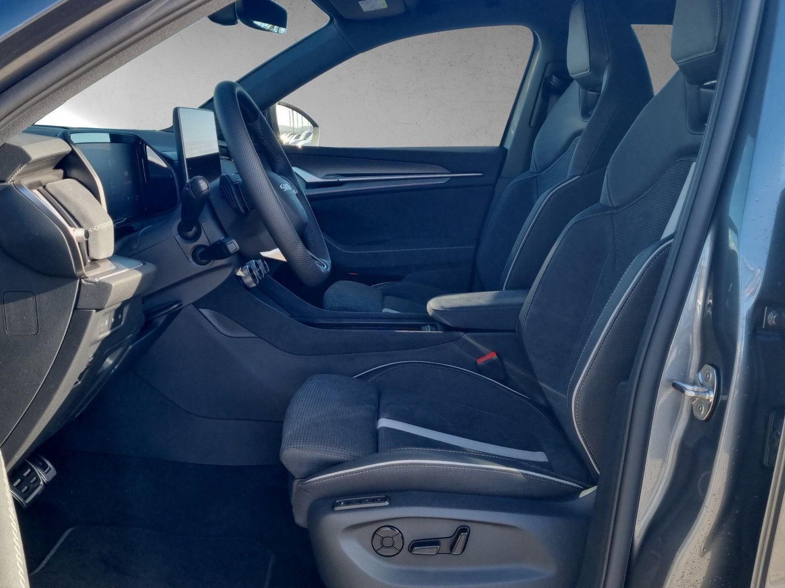 Fahrzeugabbildung SKODA Kodiaq 2.0 TDI 142 kW 4x4 Sportline 20" AHK PANO