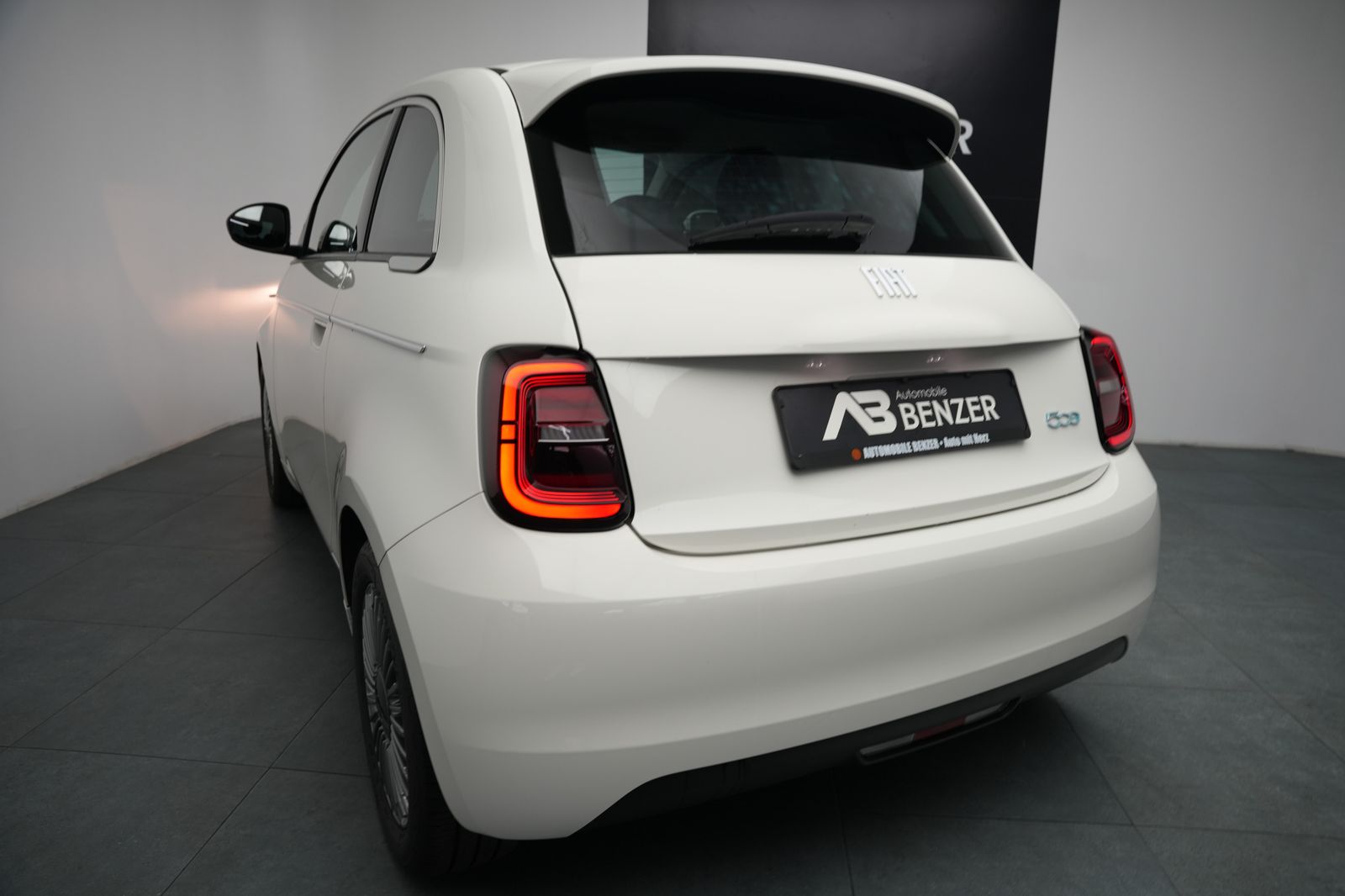 Fahrzeugabbildung Fiat 500 e*Klima*Bluetooth*Spurhalteassistent*Keyless