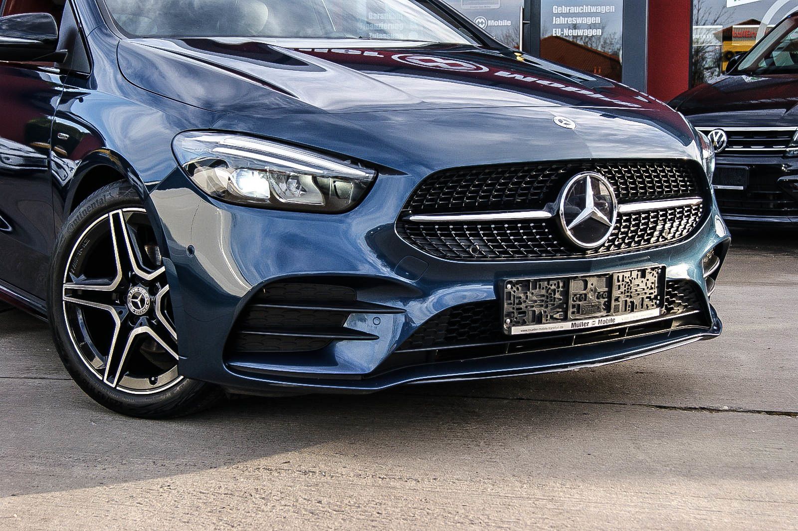 Fahrzeugabbildung Mercedes-Benz B 180 Edition AMG-LINE ANHÄNGERKPPLG NIGHT-PAKET