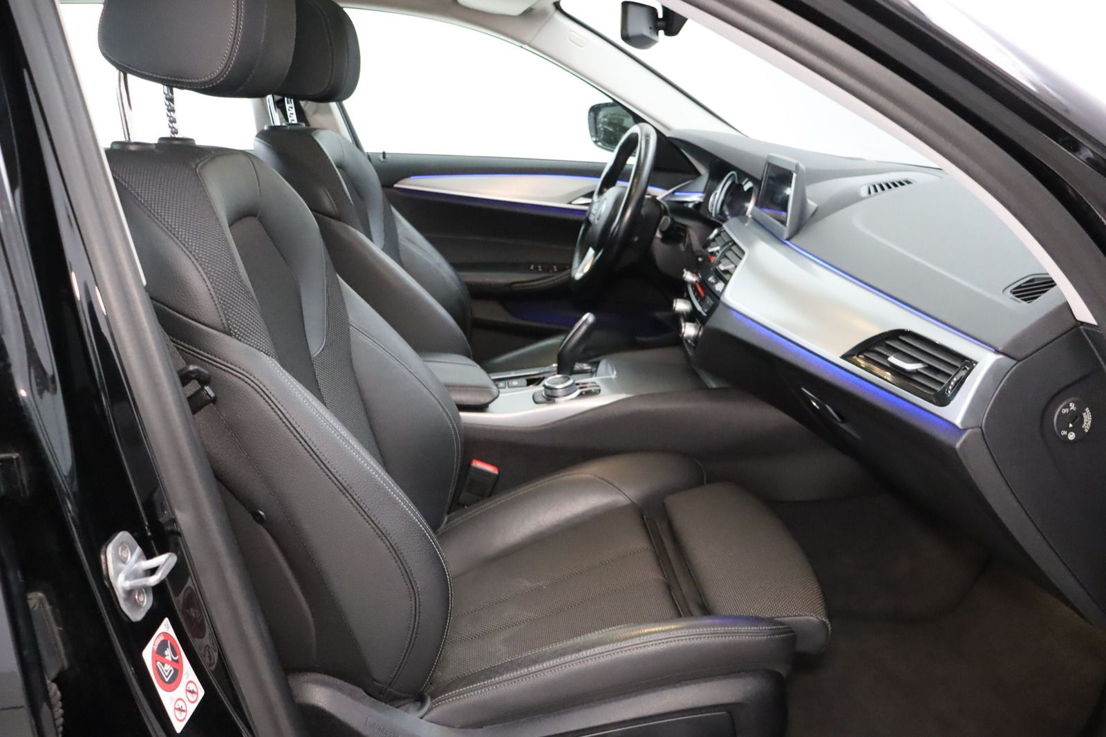 Fahrzeugabbildung BMW 530 d xDrive Sport Line * LED * HUD * Touring