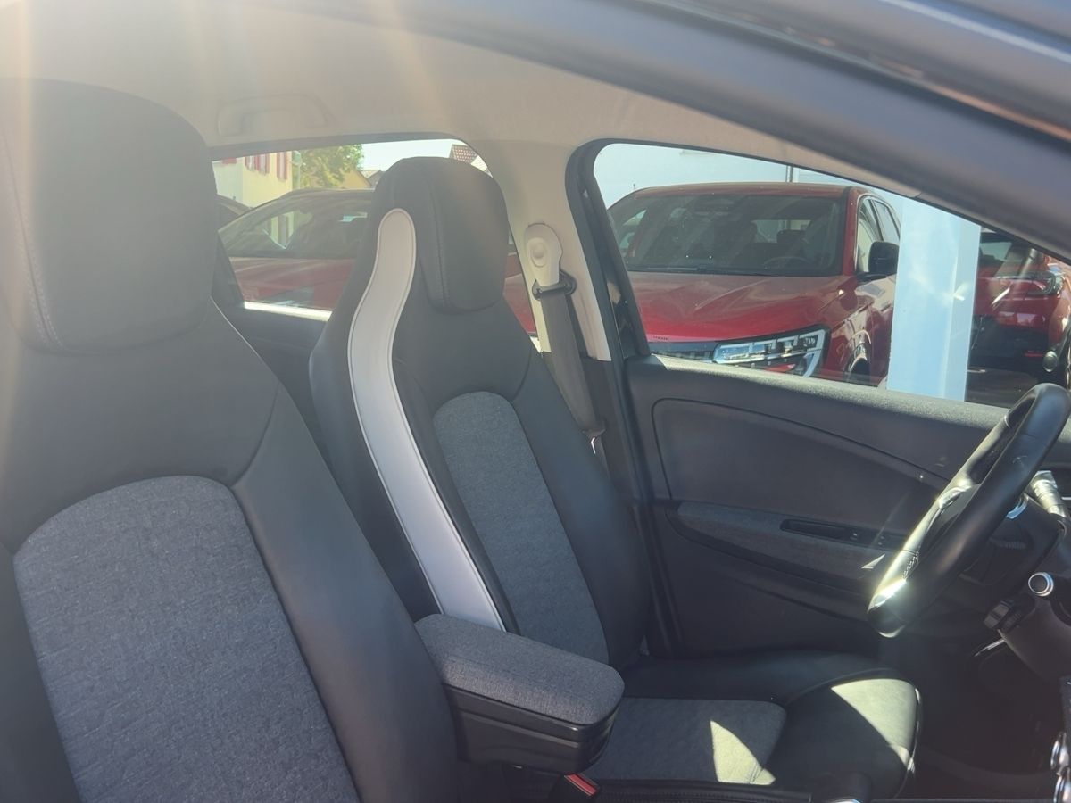 Fahrzeugabbildung Renault ZOE INTENS R135 Z.E. 50 *Batt incl.* Navi SHZ