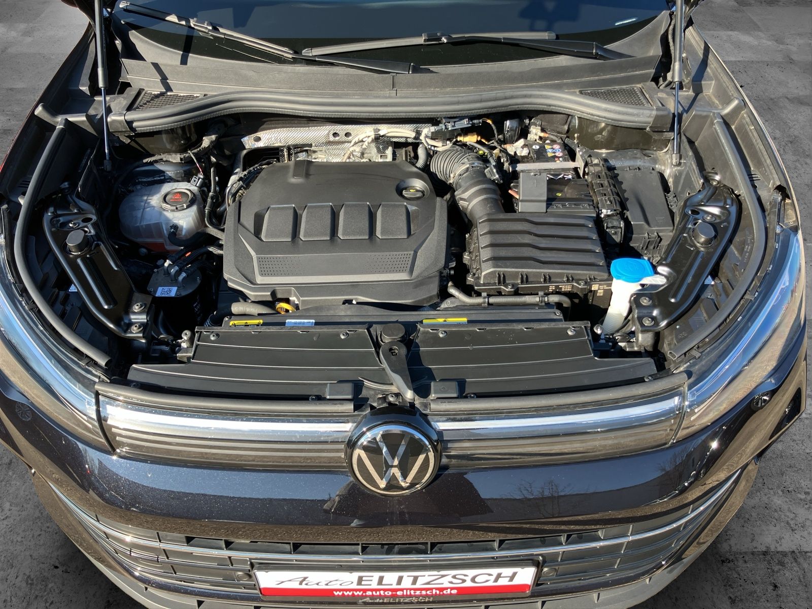 Fahrzeugabbildung Volkswagen Tiguan TDI Life DSG LED ACC AHK HuD NAVI PDC SHZ