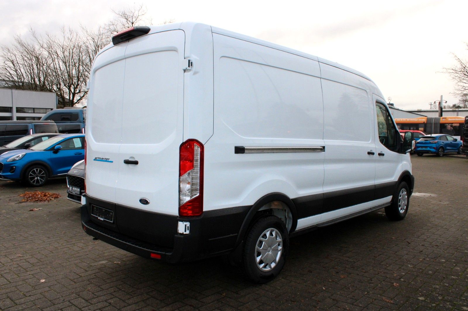 Fahrzeugabbildung Ford e-Transit 350 L3H2 TREND ELEKTRO + Technologie P