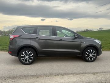 Ford Kuga - 10