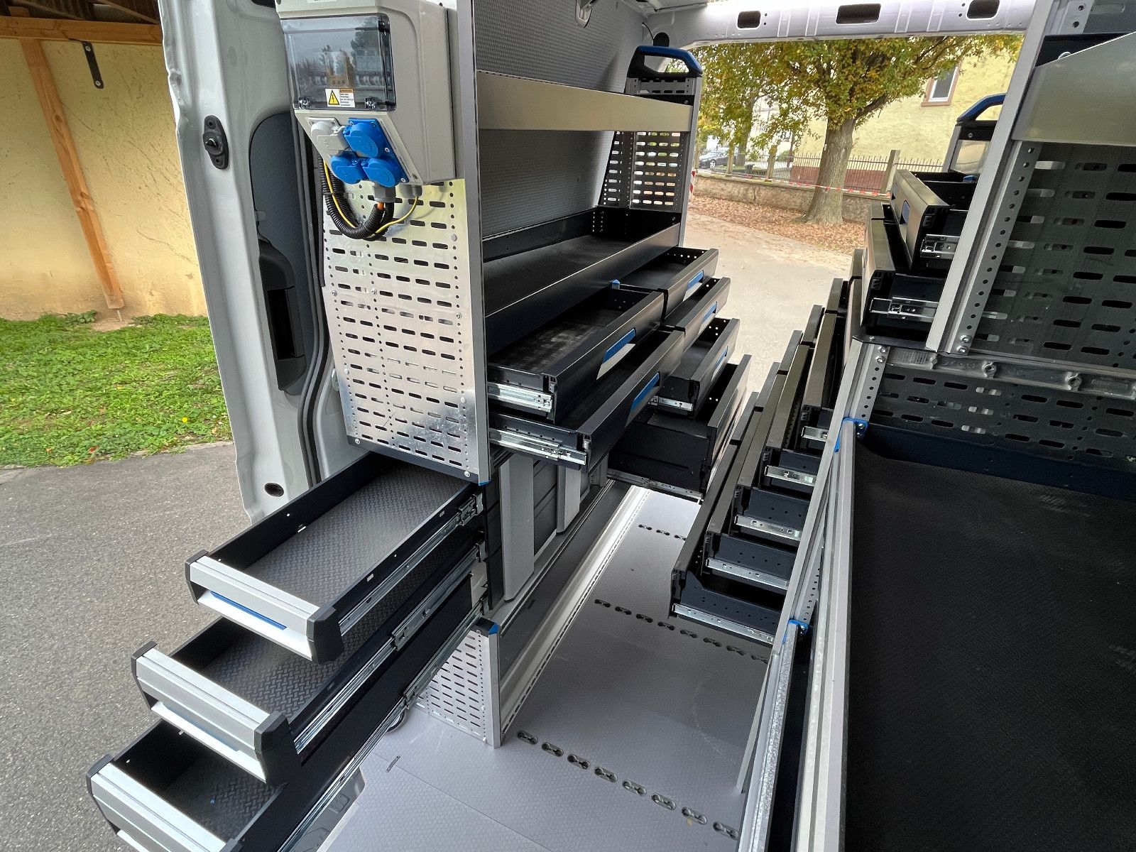 VW CRAFTER REGALS. STANDHZG. ZUSATZHEIZUNG NAVI PDC