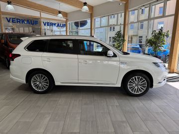 Mitsubishi Outlander PHEV PLUS Spirit-Paket 2.4 MIVEC 4WD