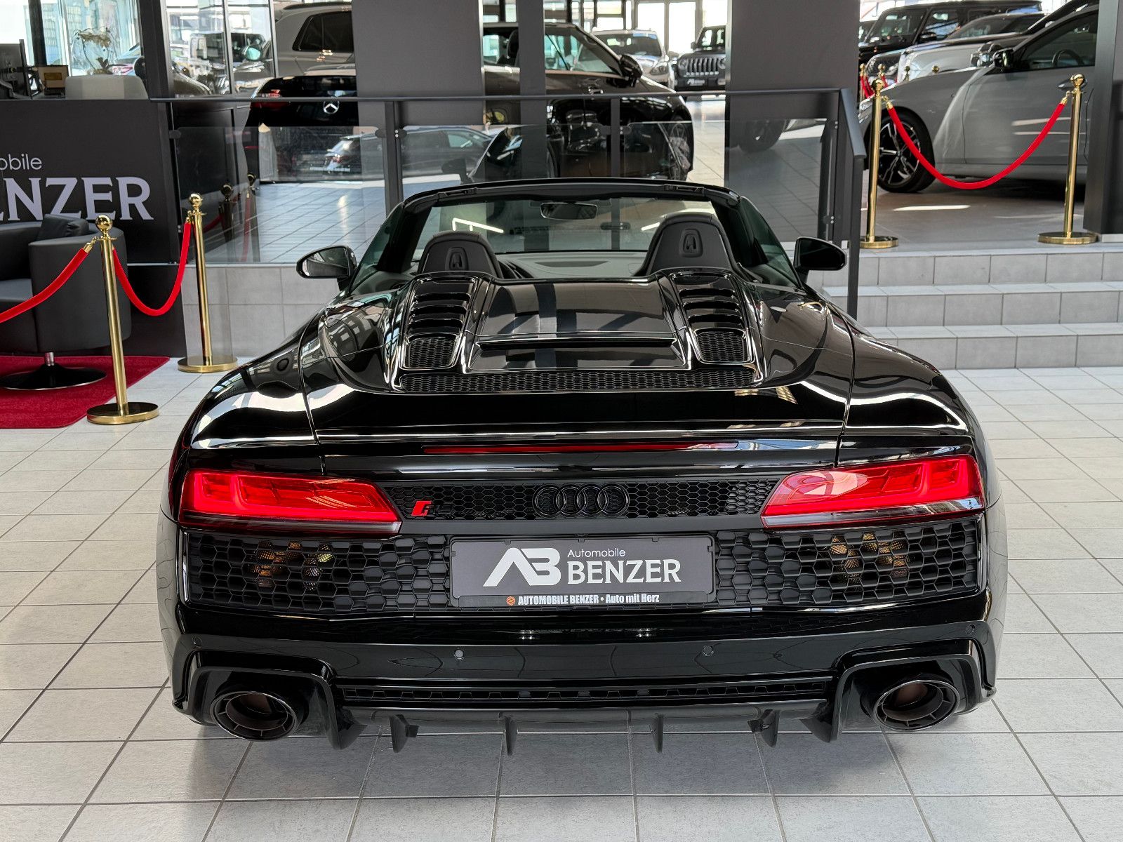 Fahrzeugabbildung Audi R8 Spyder 5.2 FSI RWD performance/BANG&OLUFSEN/