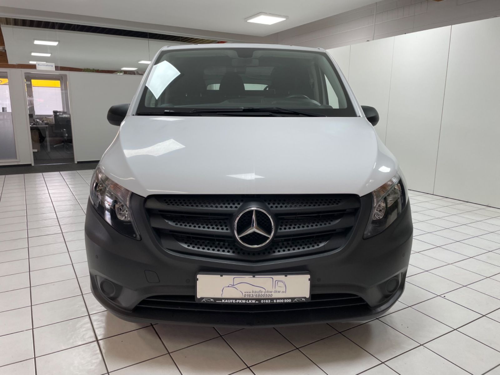 Fahrzeugabbildung Mercedes-Benz Vito Kasten 111 CDI FWD extralang *Werkstatt*