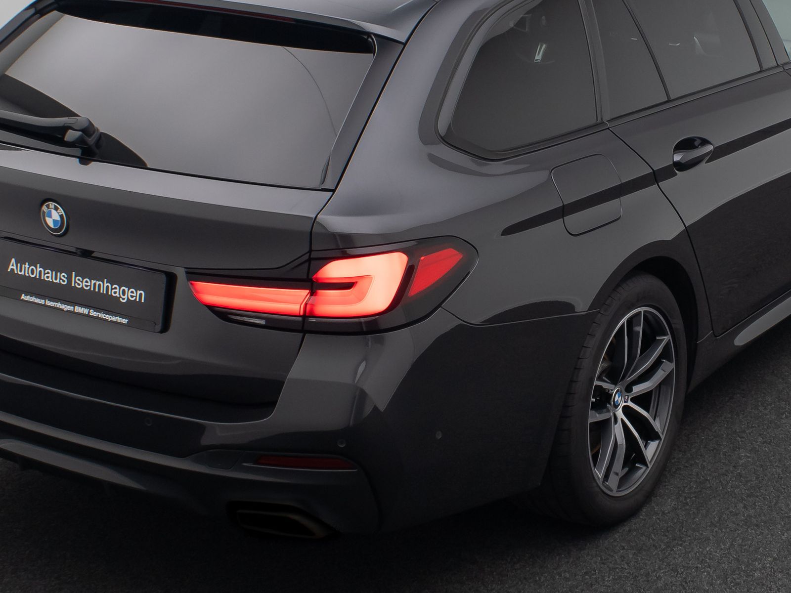 Fahrzeugabbildung BMW 530d xD M Sport 4xKlima DAB HUD Alarm Kamera