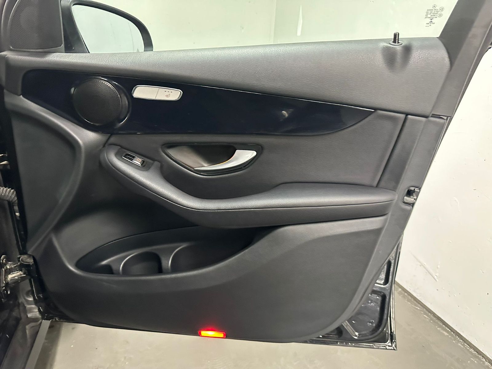 Fahrzeugabbildung Mercedes-Benz GLC 300 e 4MATIC Autom. *AHK*