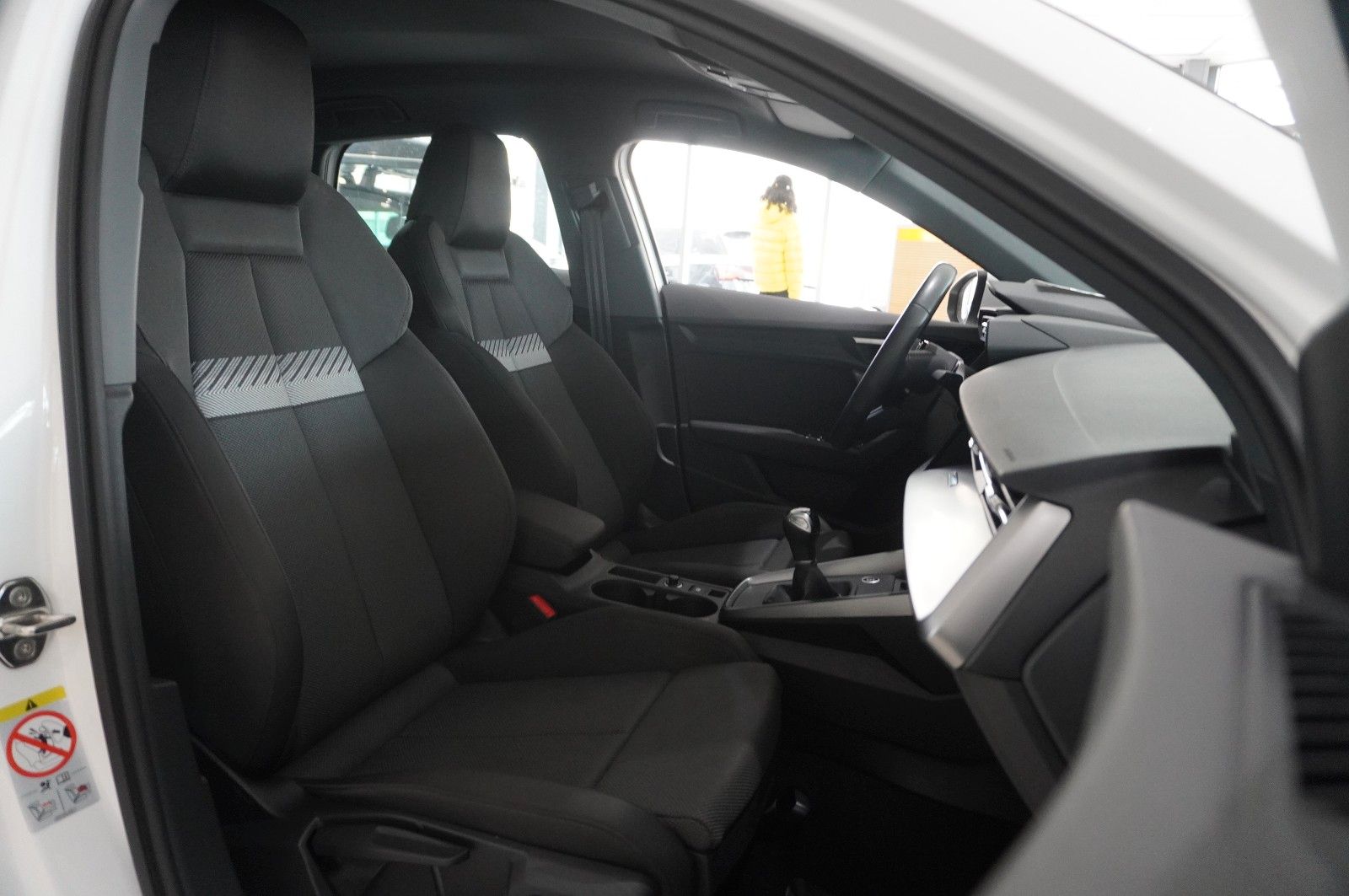 Fahrzeugabbildung Audi A3 Sportback 35 TFSI NAVI/LED/SPORT/SHZ/VIRT/DAB