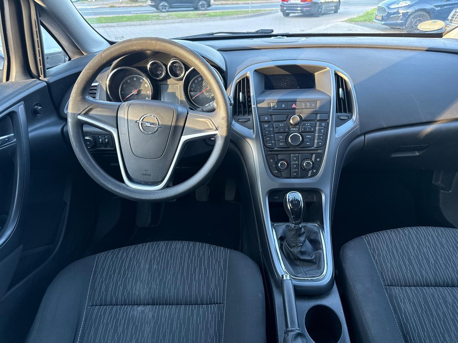 Opel Astra 2015 — photo 8