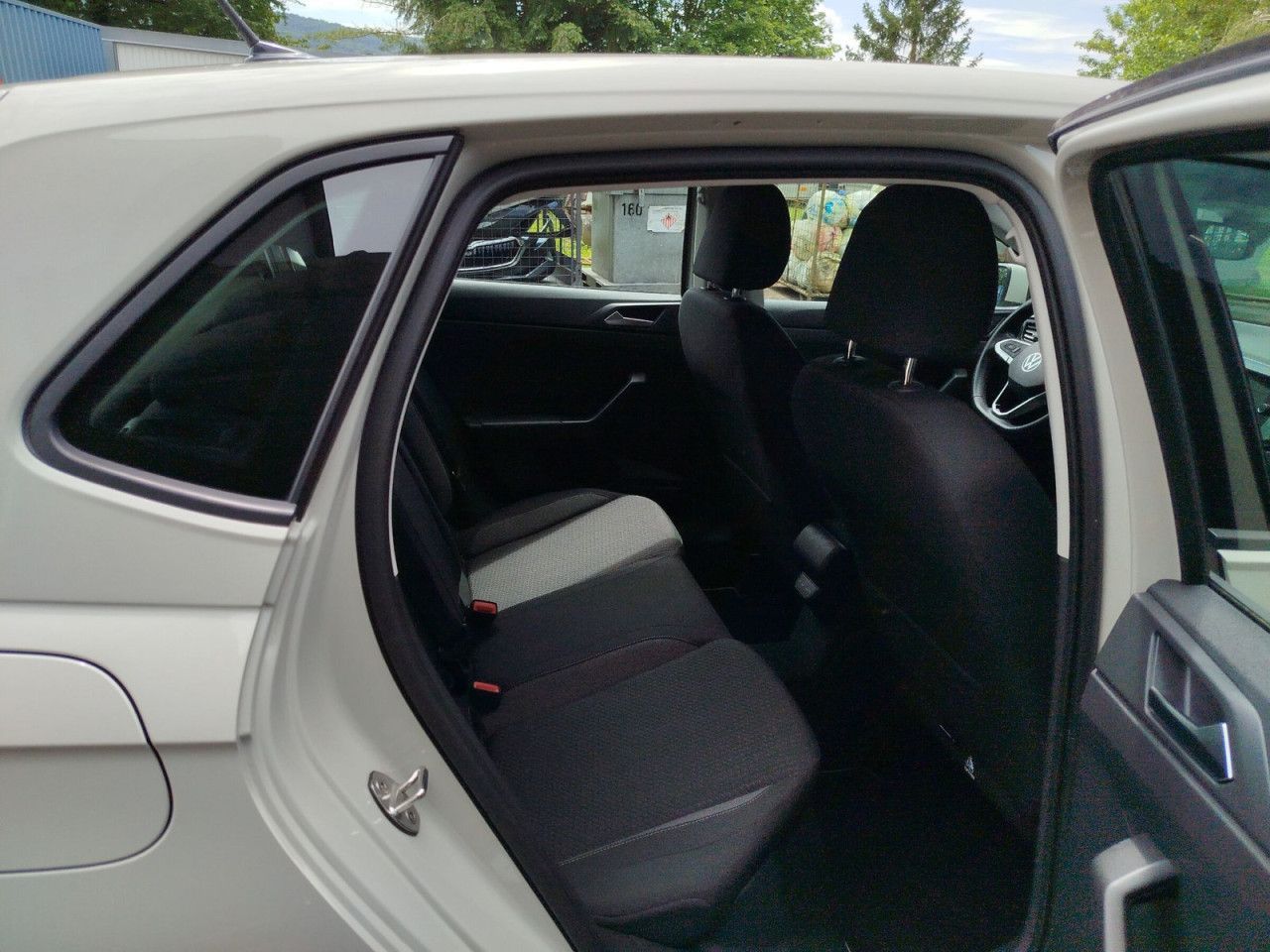 Fahrzeugabbildung Volkswagen Polo Life 1.0 TSI OPF 70 kW 5-Gang