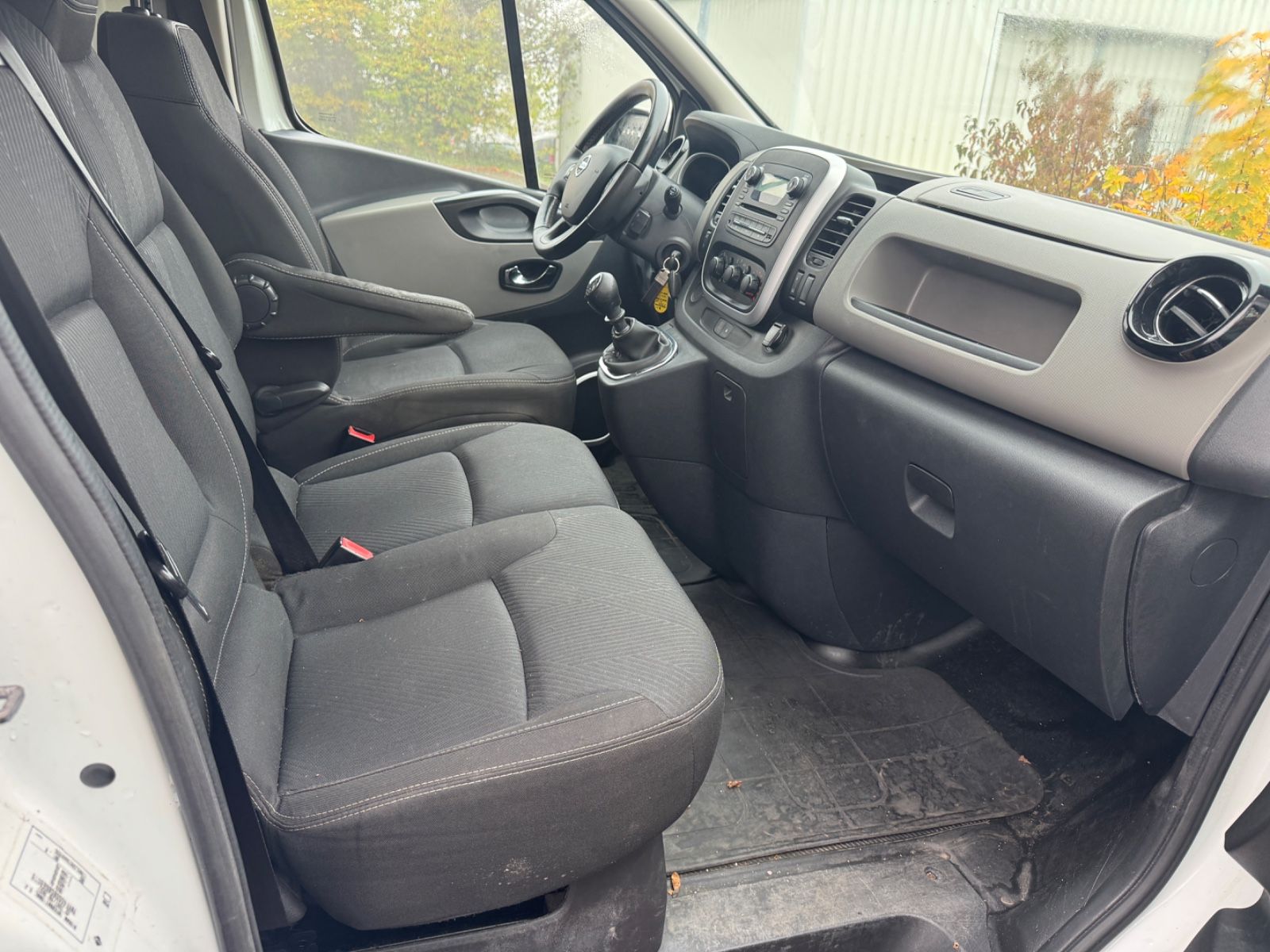 Fahrzeugabbildung Nissan NV300 Kastenwagen L1H1 2,7t PRO Klimaanlage