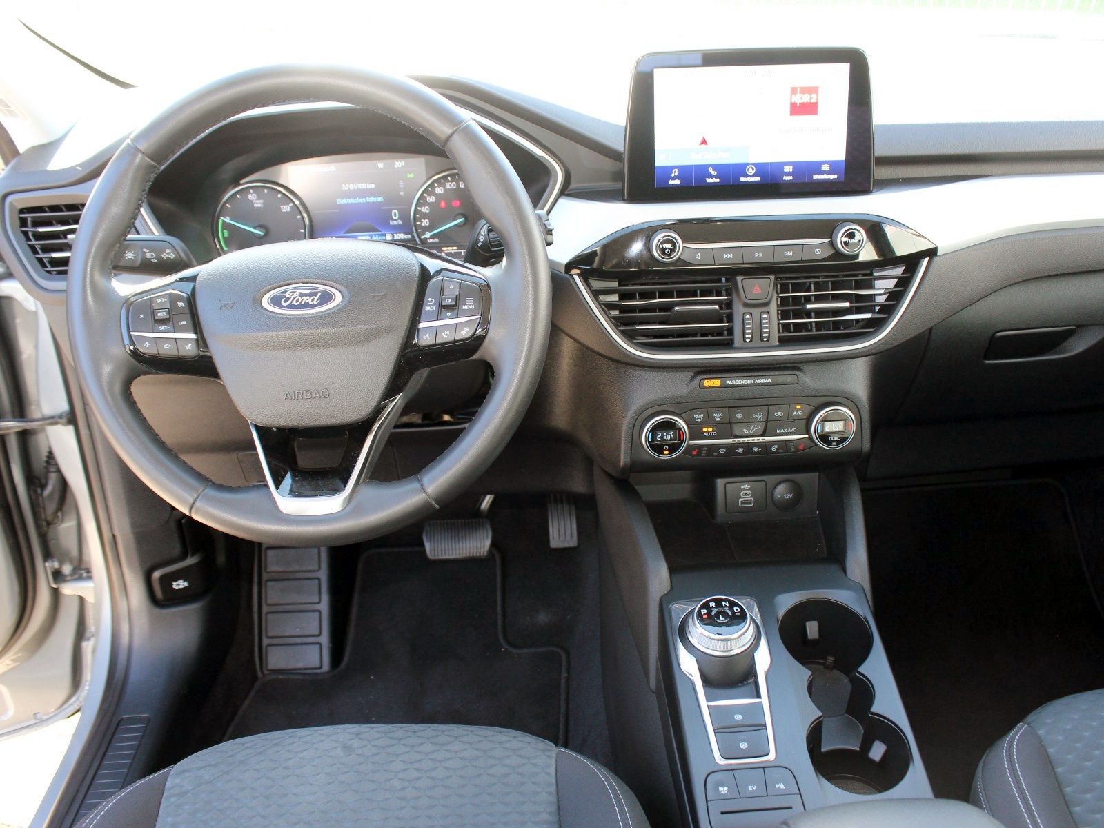 Fahrzeugabbildung Ford Kuga Plug-In Hybrid Cool & Connect 2,5 Duratec