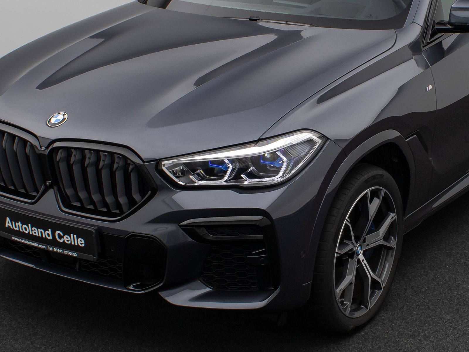Fahrzeugabbildung BMW X6 xD30d M Sport Panorama Laser 360°HUD SoftClos