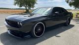Dodge Challenger SRT8 6.4 ALL BLACK DE-FZG 22er ALU - Dodge Challenger mit Benzin-Antrieb: Coupé, Leder, Schiebedach