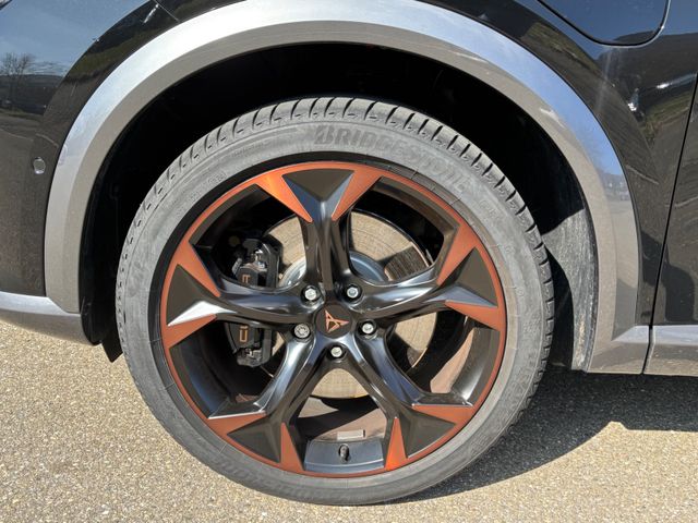 Formentor VZ 1.4l e-Hybrid *Pano/AHK/19"Copper*