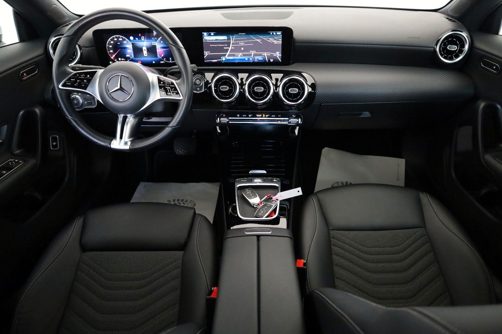 Fahrzeugabbildung Mercedes-Benz CLA 200 d Coupè,T.Leder,Navi,Kamera,SH,Facelift!