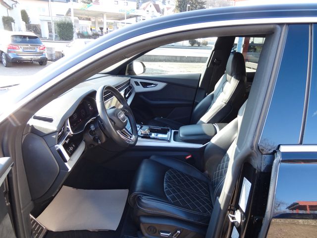 Fahrzeugabbildung Audi Q8 quattro/S-Line/Matrix/360/S-Sitze/B&O/AHK/