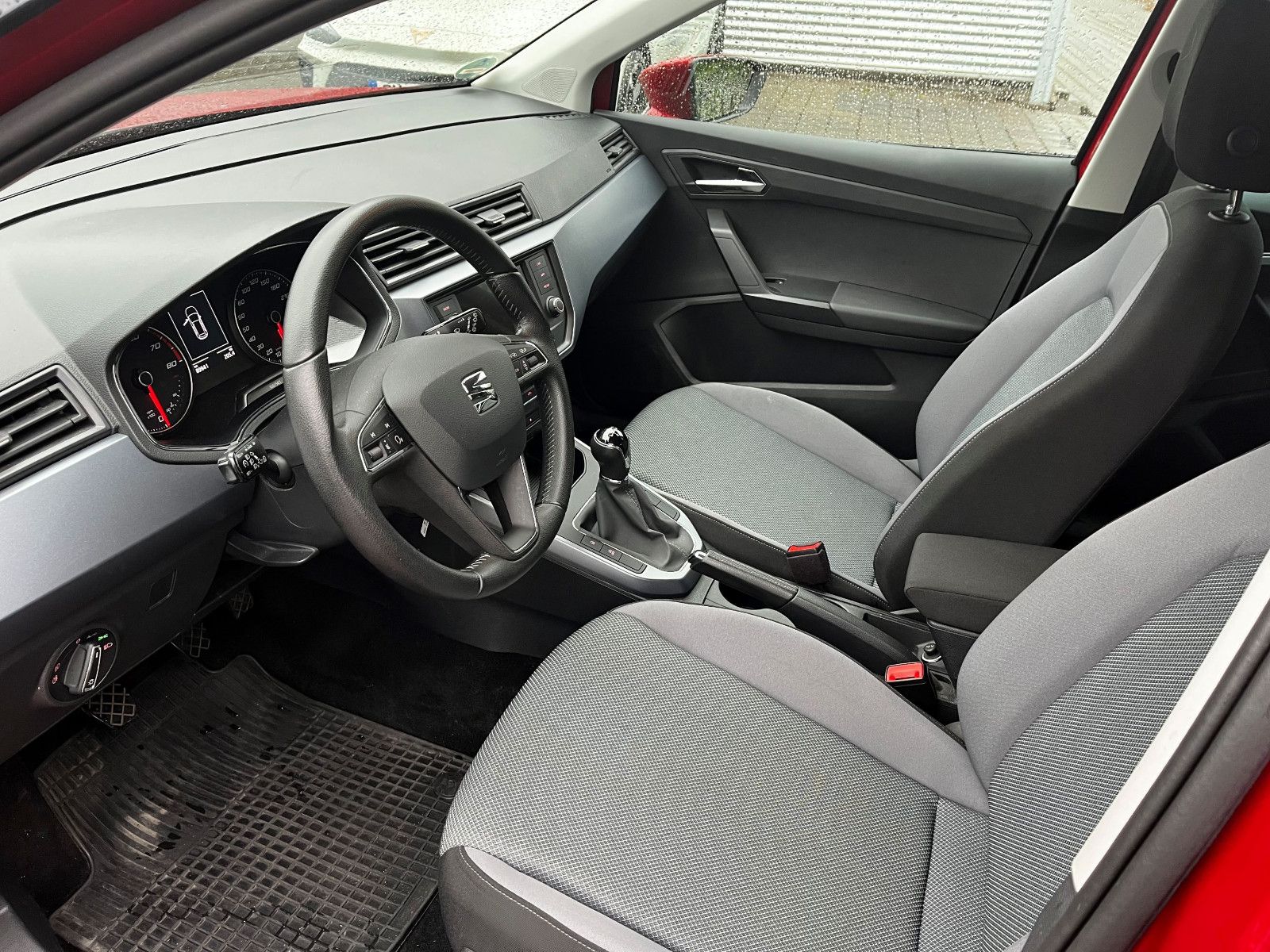 Fahrzeugabbildung SEAT Arona Style 70 KW LED 17" PDC SHZ BT USB