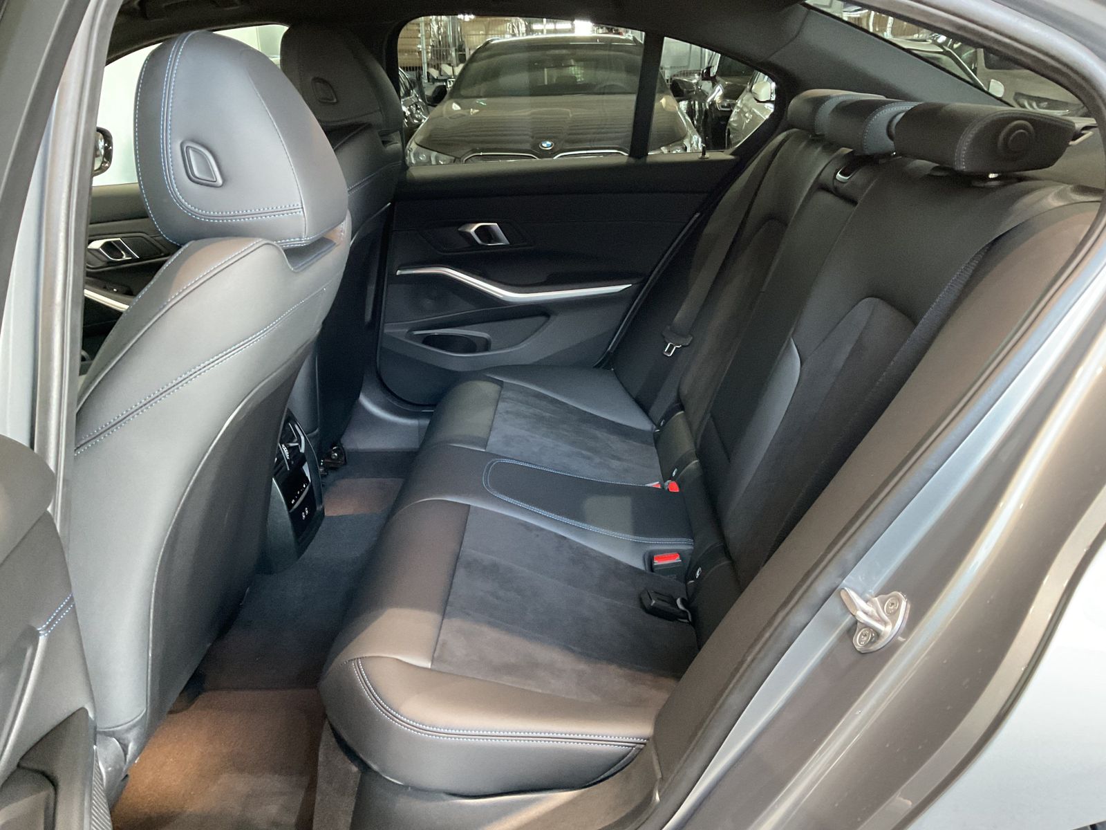 Fahrzeugabbildung BMW 320d Lenkradheizung, 19" LMR, M Sportpaket