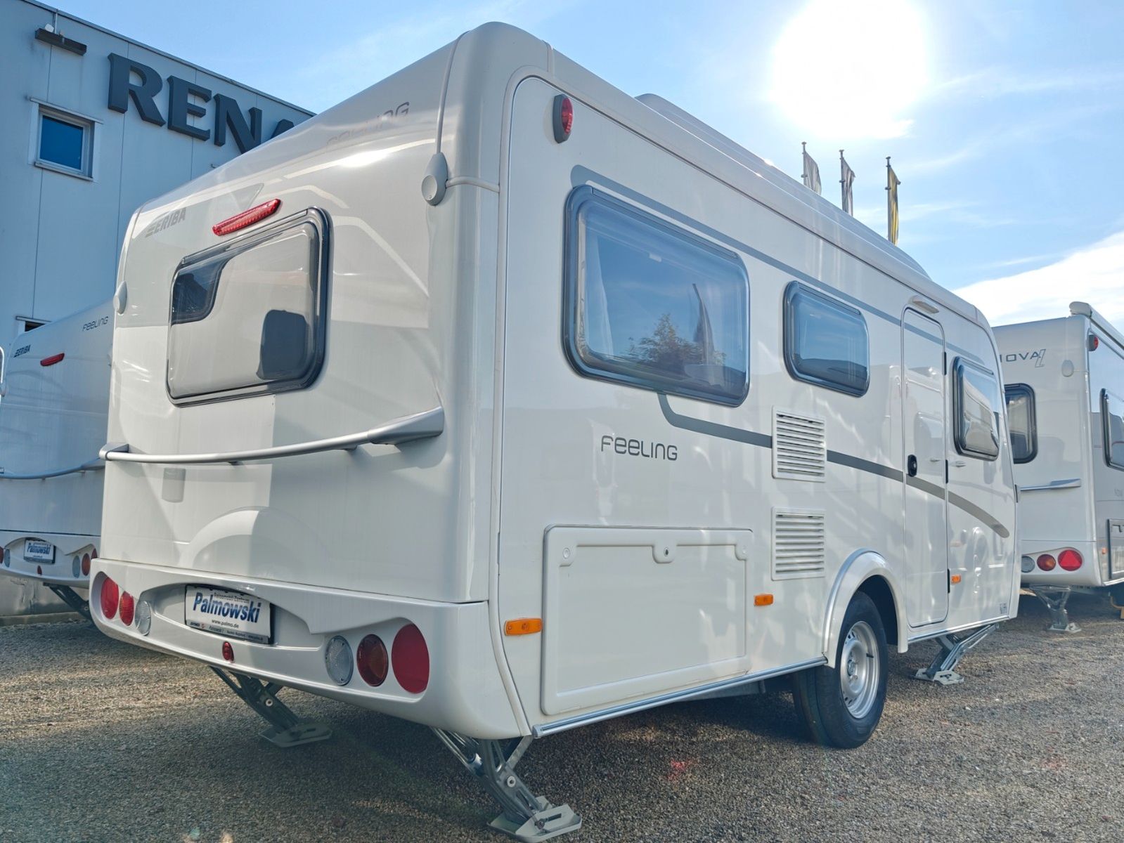 Fahrzeugabbildung HYMER / ERIBA / HYMERCAR Feeling 425 Schlafdach - SPRING SALE -