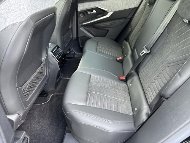 Peugeot 3008 -E GT 210 Massagefunktion Panorama-Schiebed