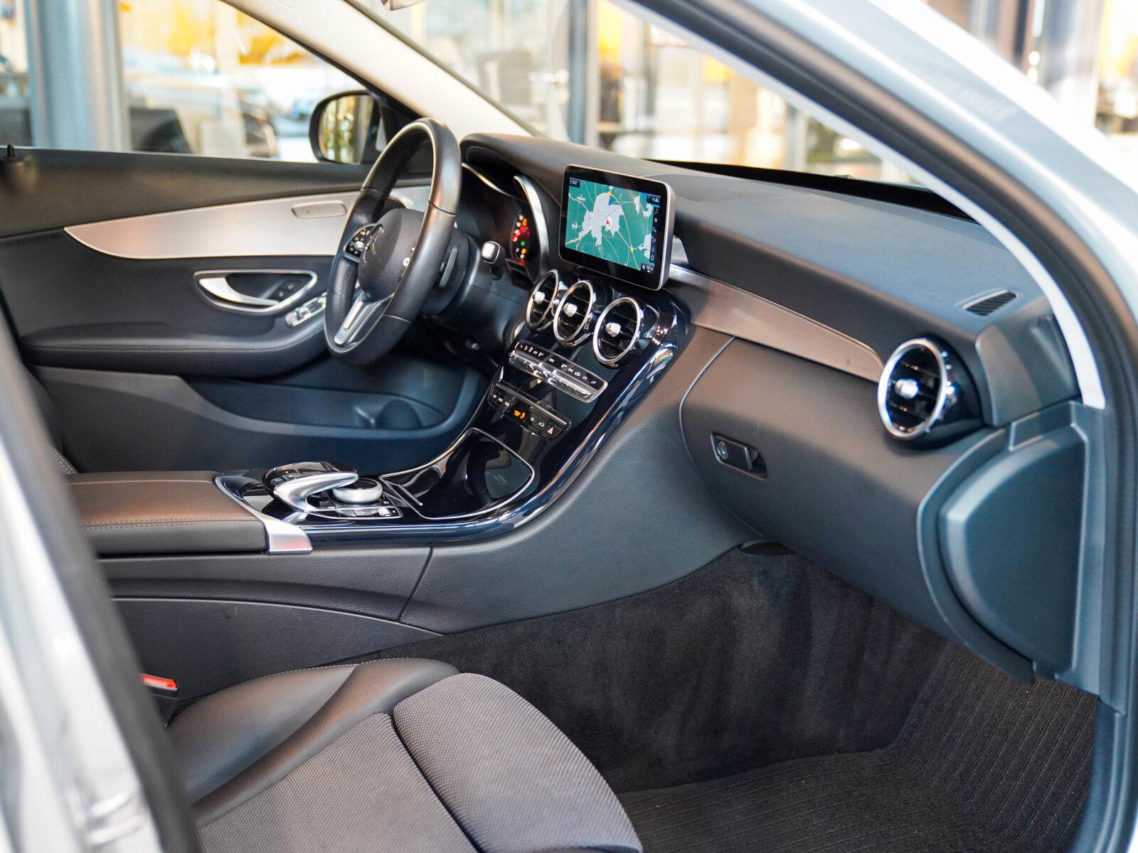 Mercedes-Benz C 180 T AVANTGARDE CarPlay Ambientebeleuchtung