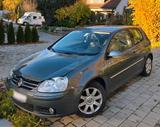 Volkswagen Golf 5 mit 2.0 FSI Motor - Volkswagen Golf aus 2006: Kombi