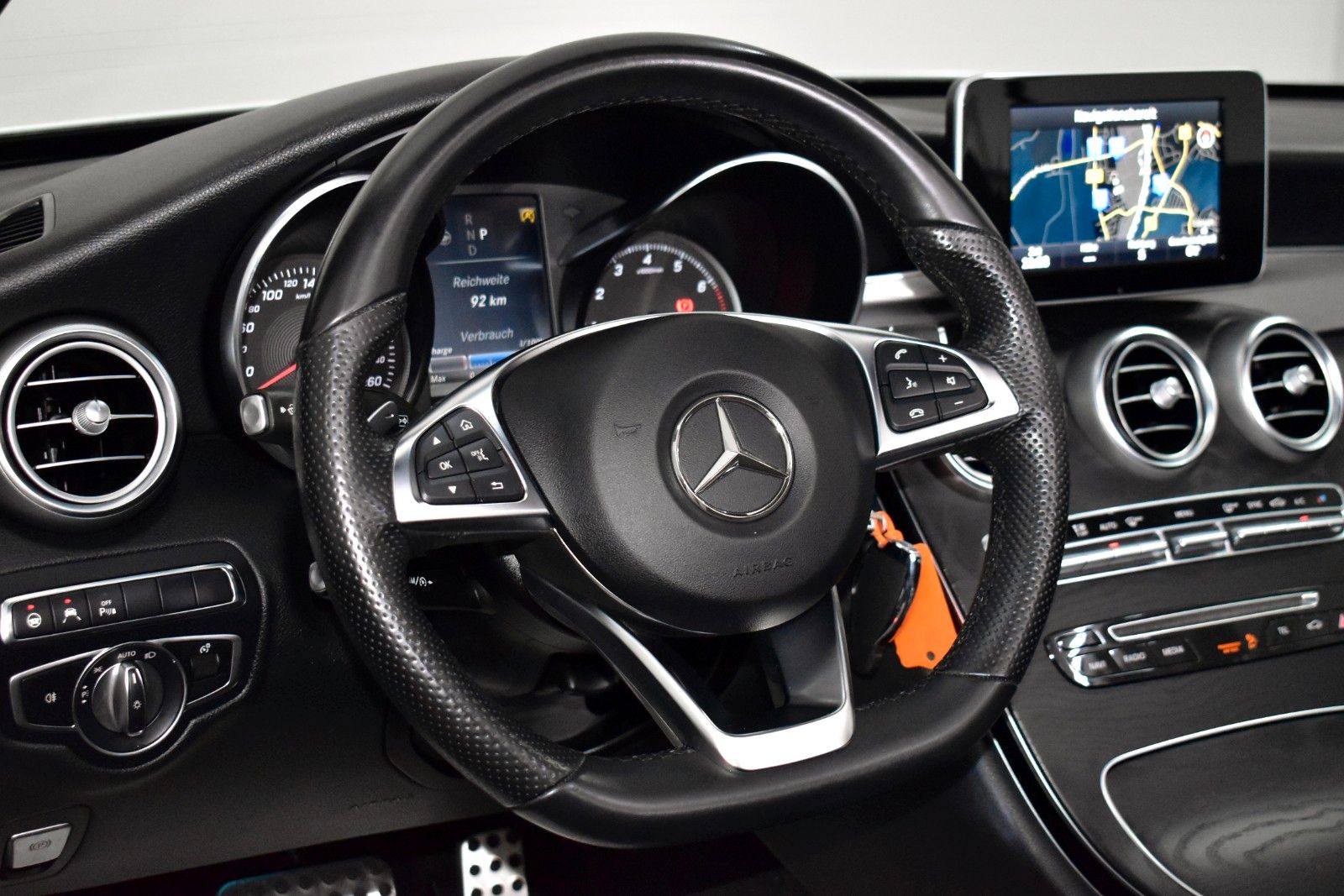 Fahrzeugabbildung Mercedes-Benz C 300 Cabrio AMG TLeder,Navi,LED,Burmester,SR+WR