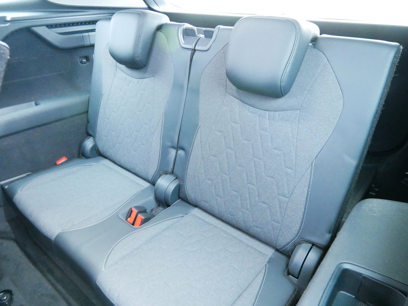 Fahrzeugabbildung Volkswagen Tayron 1.5 Life NEU55T 7-Sitzer Matrix AHK Kamer