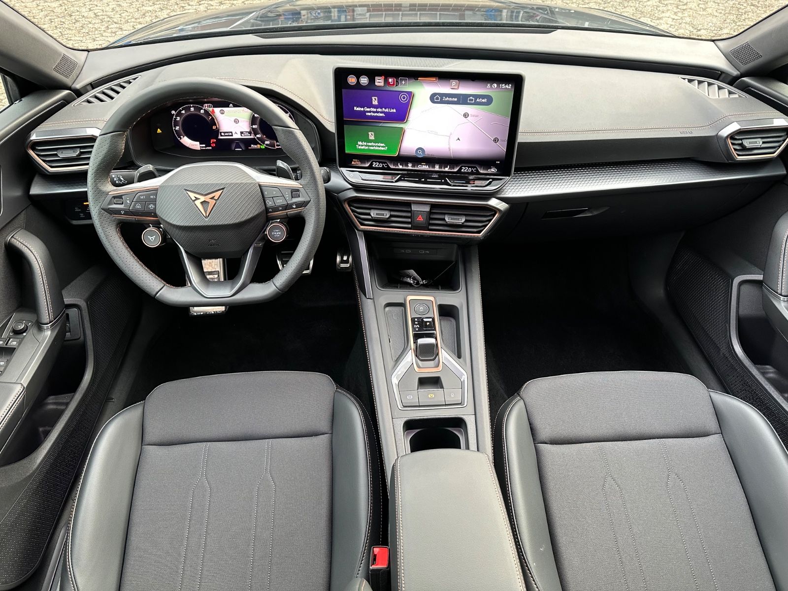 Fahrzeugabbildung CUPRA Leon ST 1.5 eTSI DSG Navi/ACC/AHK/LED/Shzg/GJR