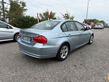 BMW 320 - 4