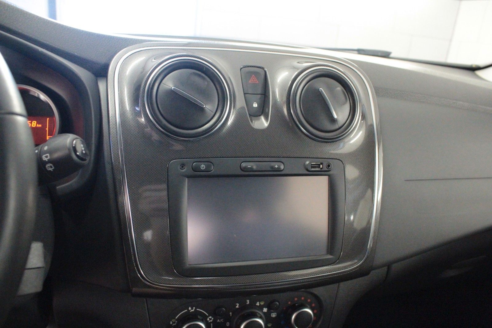 Fahrzeugabbildung Dacia Logan MCV TCe90 Stepway*Navi*Klima*