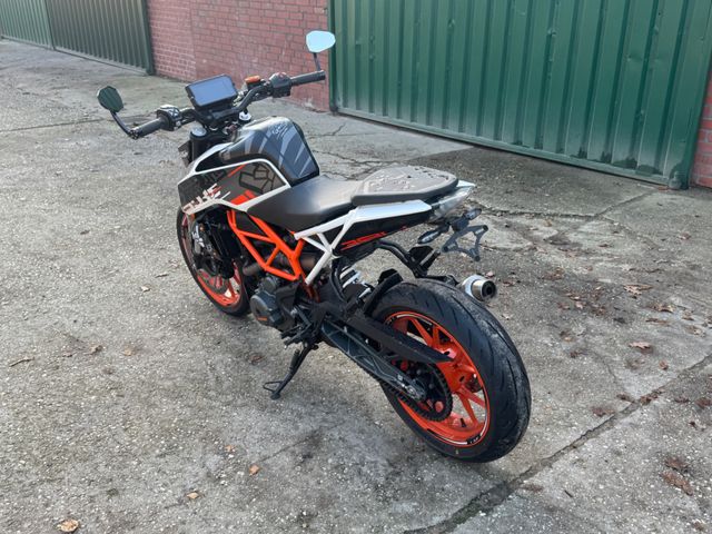 KTM Duke 390