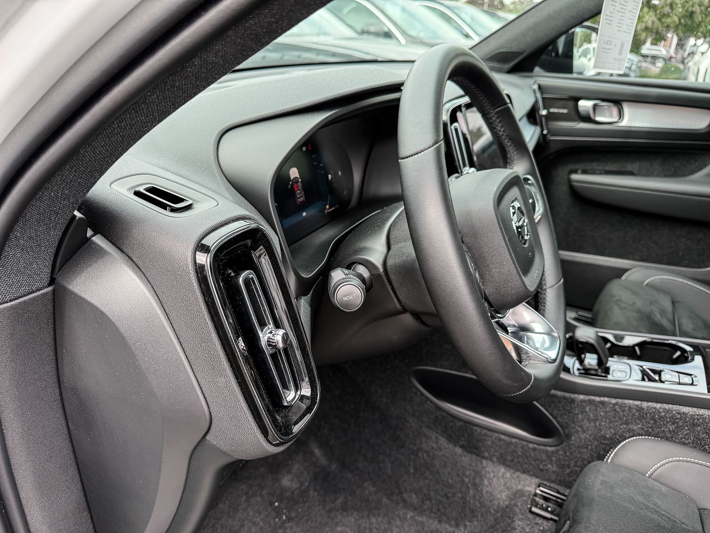 Volvo XC40 B3 B Ultra Black Edition 2WD StandHZG AHK M foto 14