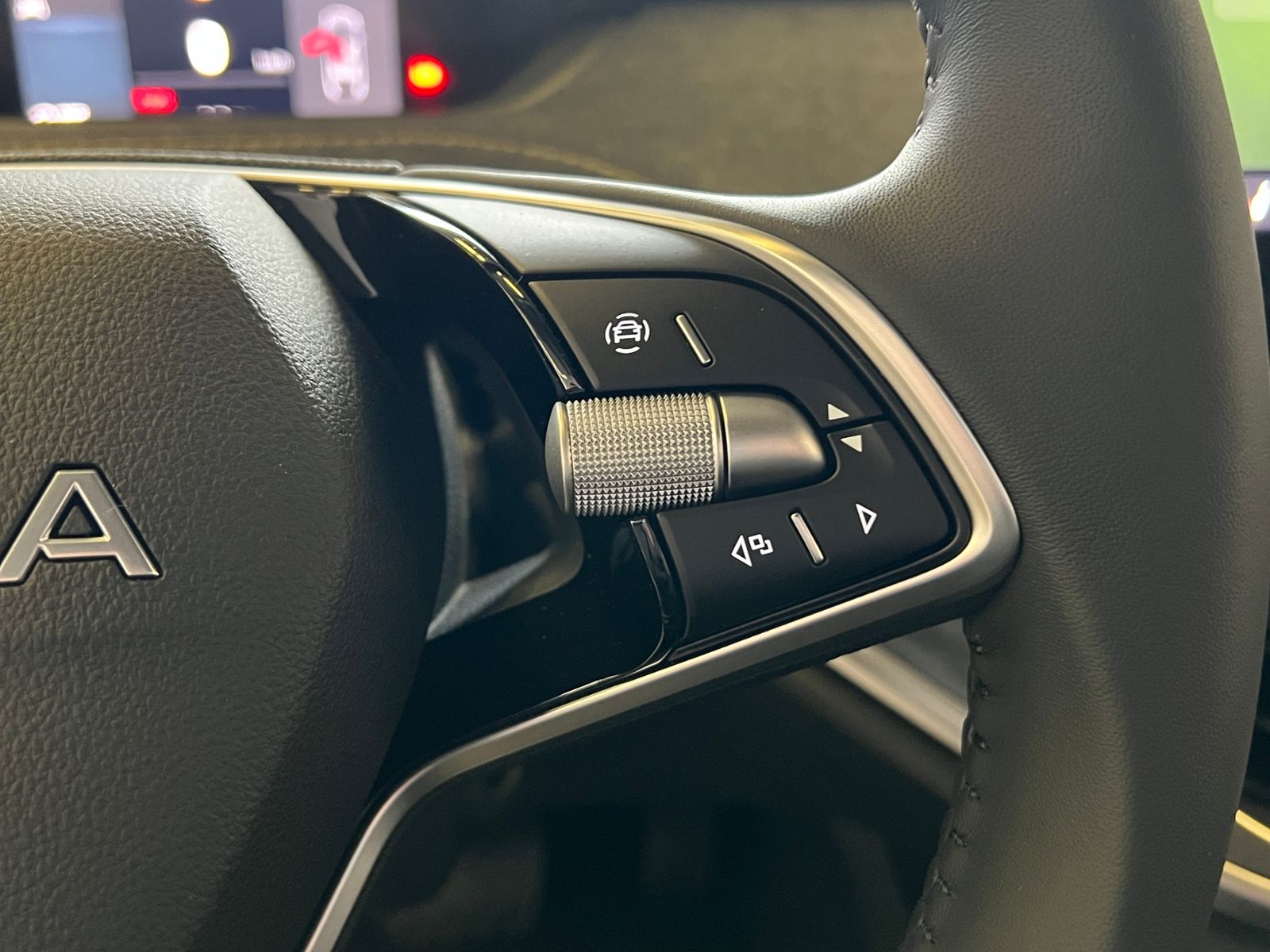 Fahrzeugabbildung SKODA Elroq 85 *AHK,Wärmepumpe,KESSY*