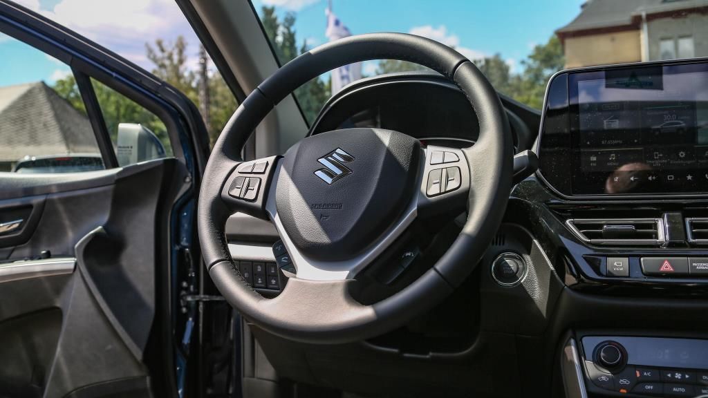 Autohaus Zimpel & Franke - Suzuki S-CROSS 1.4 COMFORT+ ALLGRIP+ NAVI+PDC+SHZ - Bild 11 Autohaus Zimpel & Franke - Suzuki S-CROSS 1.4 COMFORT+ ALLGRIP+ NAVI+PDC+SHZ - Bild 11