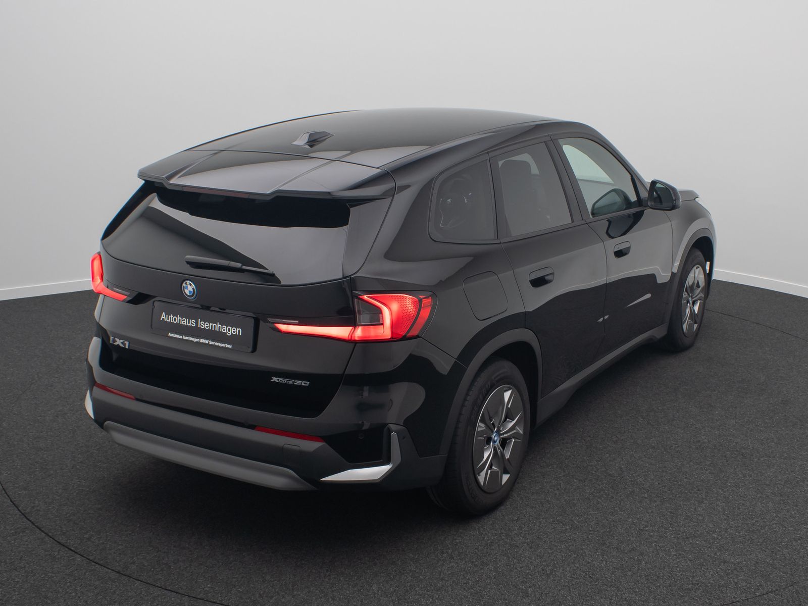 Fahrzeugabbildung BMW iX1 xD30 HUD DAB Komfort FernlichtAs Geschwindig