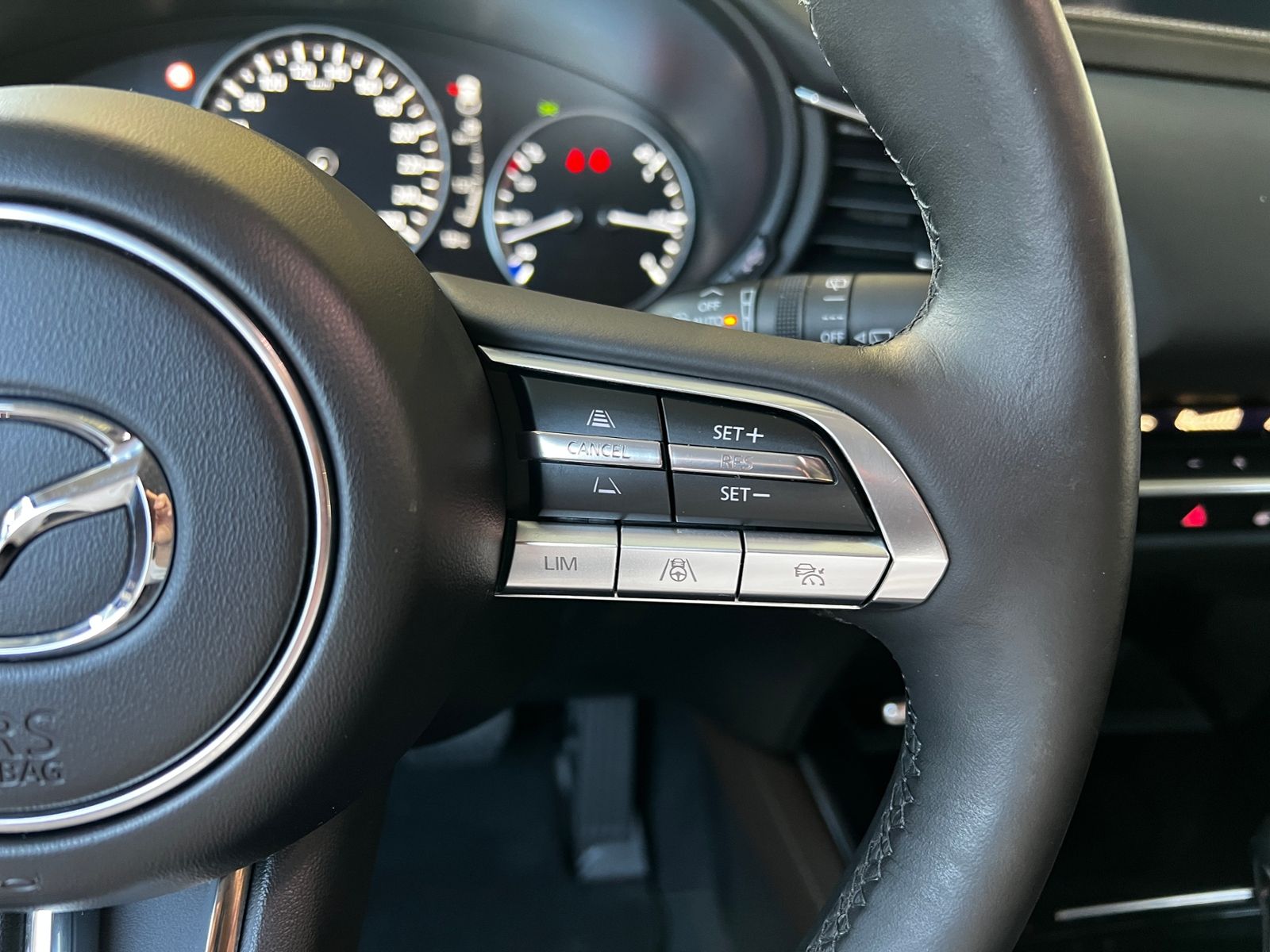 Fahrzeugabbildung Mazda CX-30 Selection AWD 360° BOSE LED NAVI