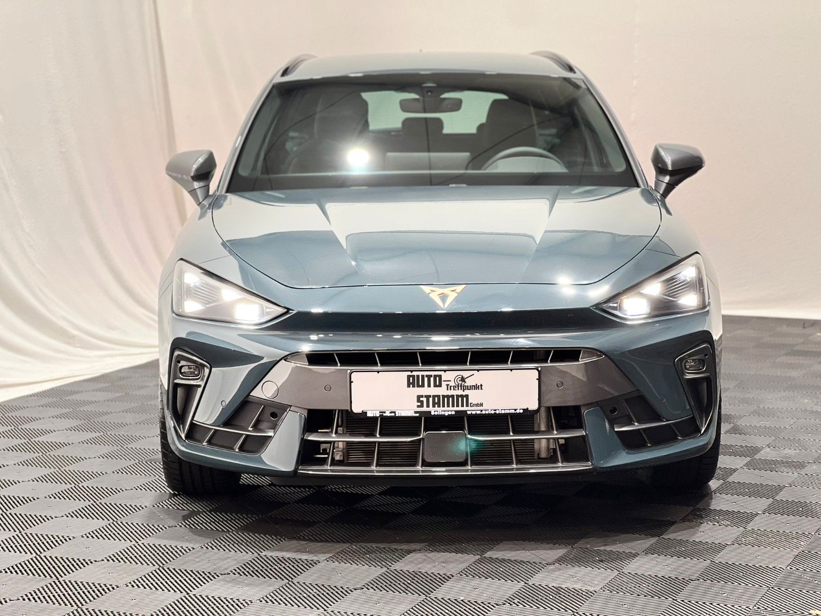 Fahrzeugabbildung CUPRA Leon Sportstourer 1.5 TSI - ACC - Keyless - RFK