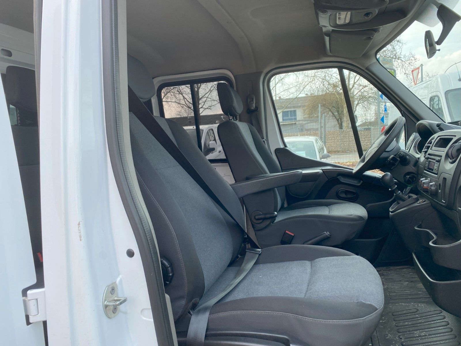 Fahrzeugabbildung Renault MasterIII DoKaDreiseitenkipper,1Hd,Klima,AHK,Kam