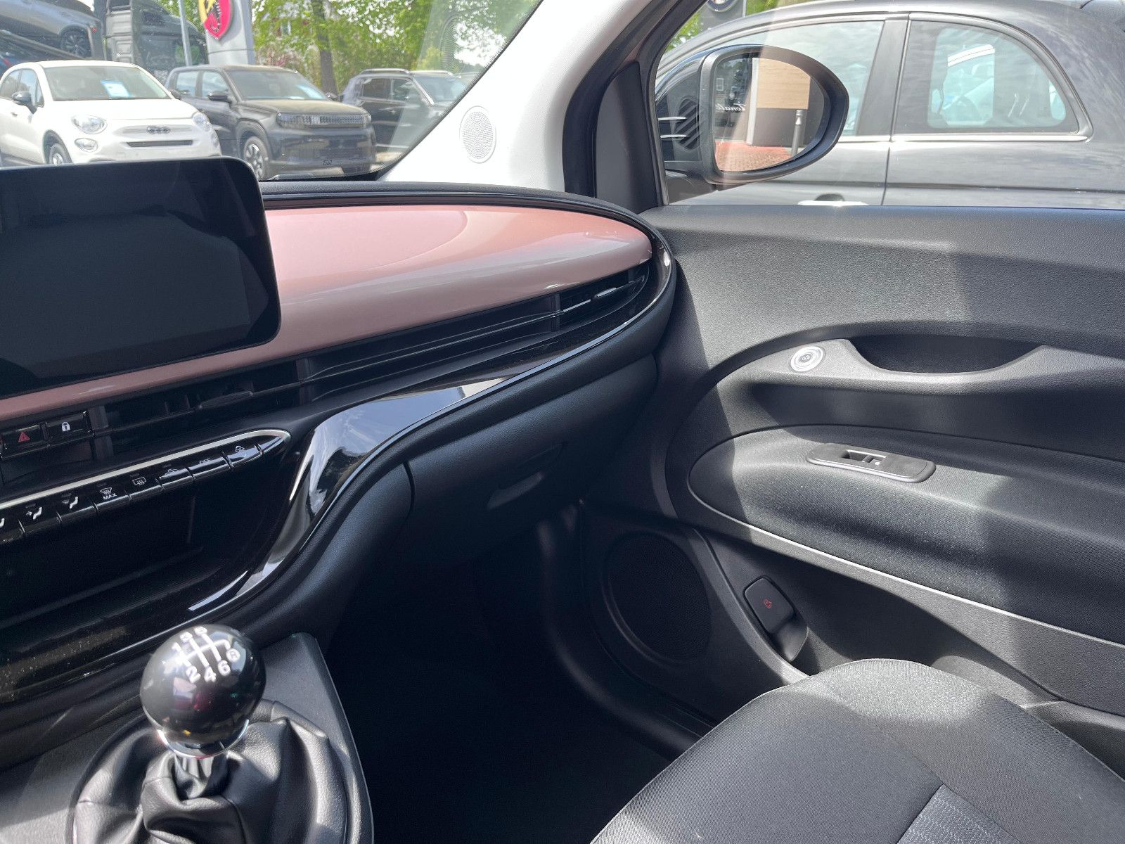 Fahrzeugabbildung Fiat 500 1.0 Hybrid FireFly 48 kW Icon
