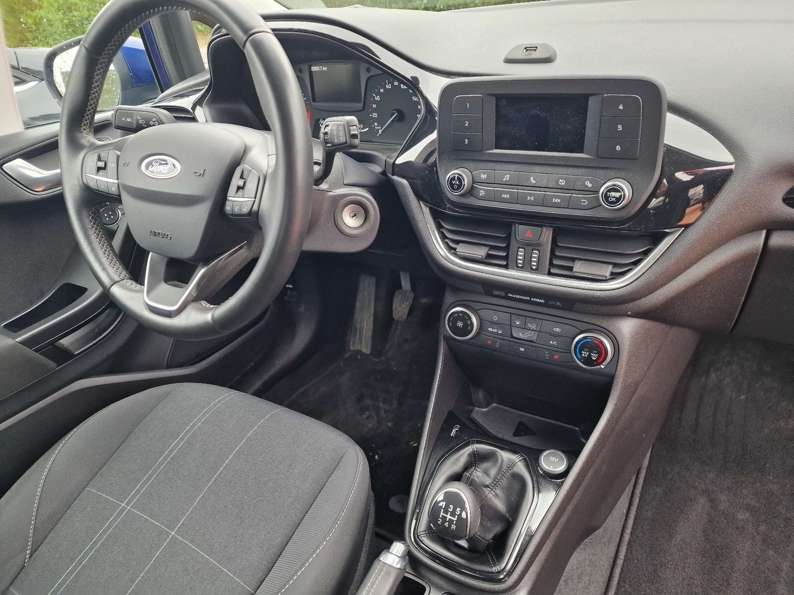 Fahrzeugabbildung Ford Fiesta Cool & Connect, Winterpaket,NSW, PDC