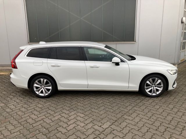 V60 D3 Kombi Momentum Pro