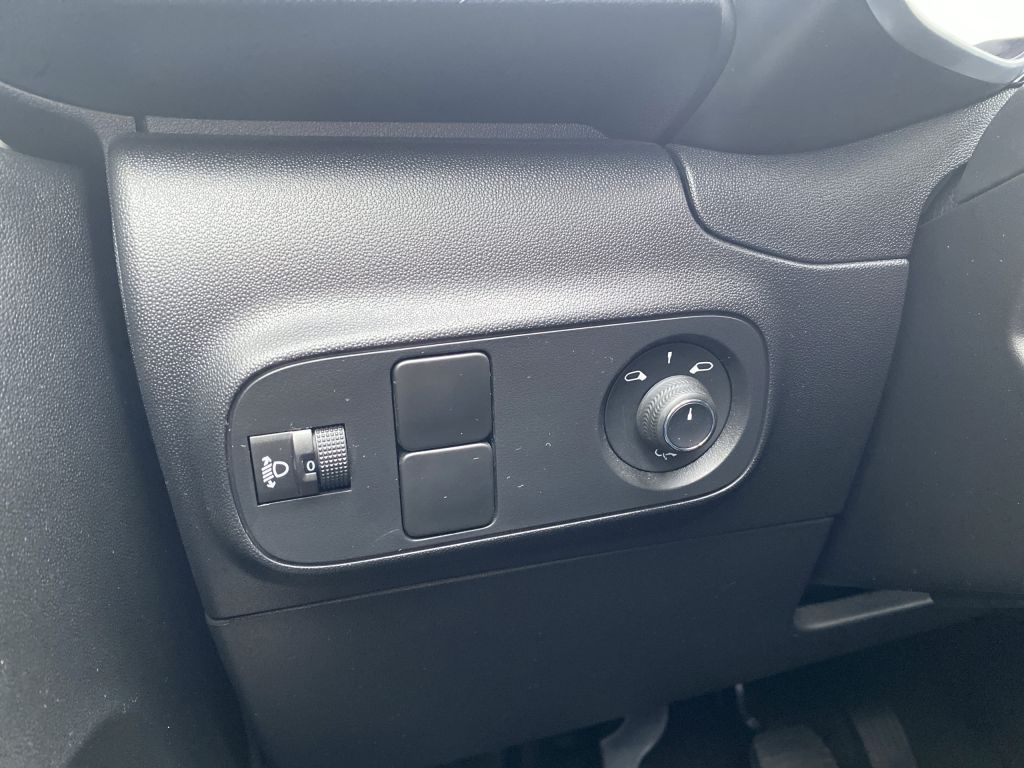 Fahrzeugabbildung Citroën C3 PT 83 S&S MAX *Sitzh*Navi*Cam*Carplay*Touch*