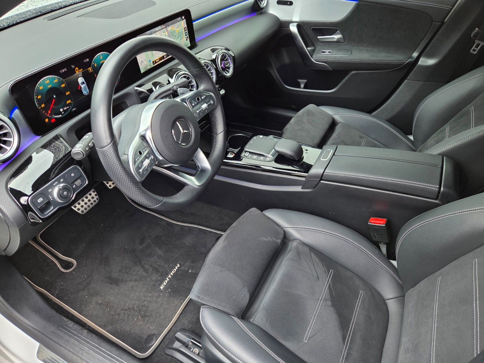 Mercedes-Benz A 180 d Edition AMG-Line Pano 19 Zoll foto 3