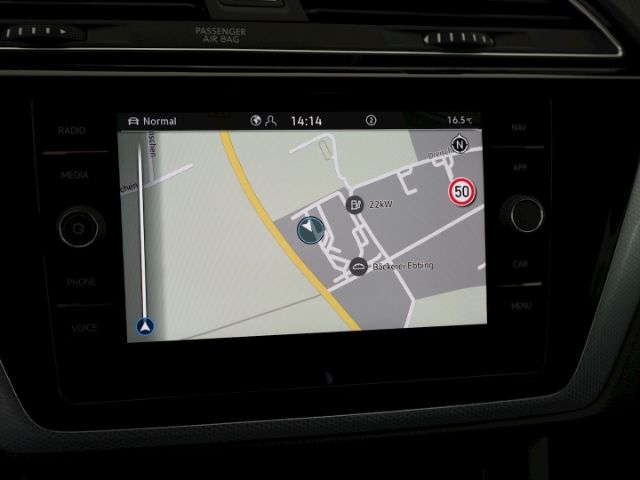 Touran COMFORTLINE DSG+LED+AHK+NAVI+SPORTFAHRWER